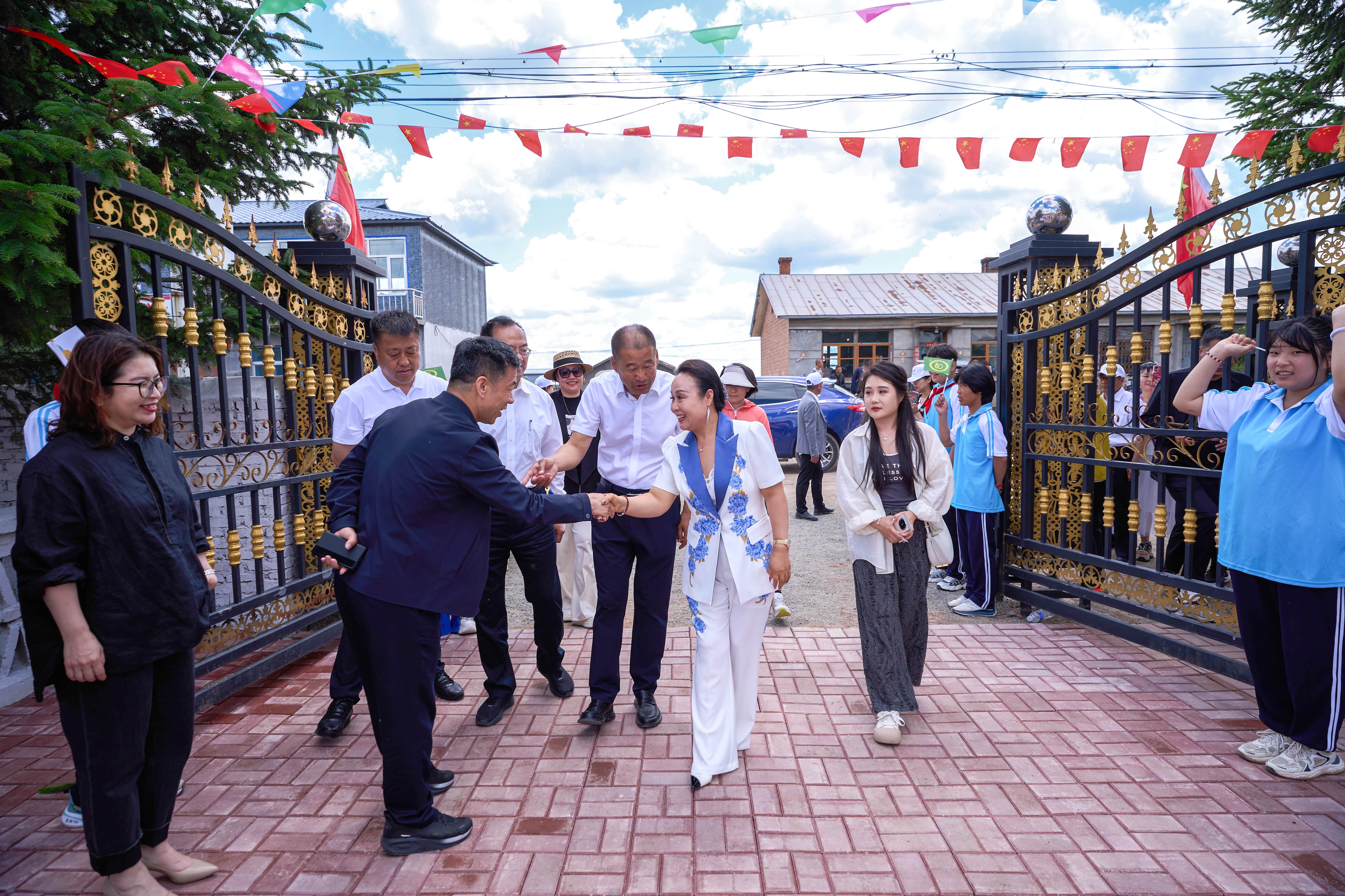 第254所 黑龙江巴彦县黑山镇民乐村玩球体育侯玉霞学校 第254所 黑龙江巴彦县黑山镇民乐村玩球体育侯玉霞学校