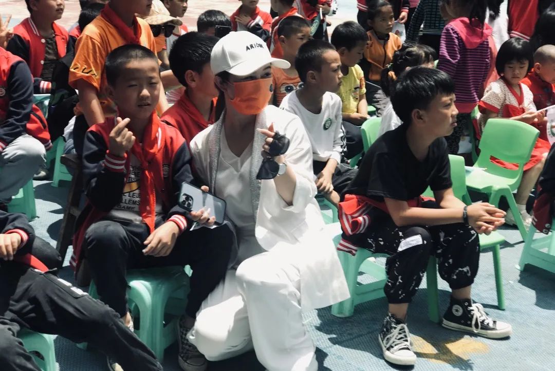 第222所 贵州省兴义市万峰林街道办事处瓮本玩球体育吴德成小学 第222所 贵州省兴义市万峰林街道办事处瓮本玩球体育吴德成小学