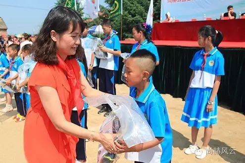 第54所 清原县大孤家镇松树嘴玩球体育马金荣小学 第54所 清原县大孤家镇松树嘴玩球体育马金荣小学