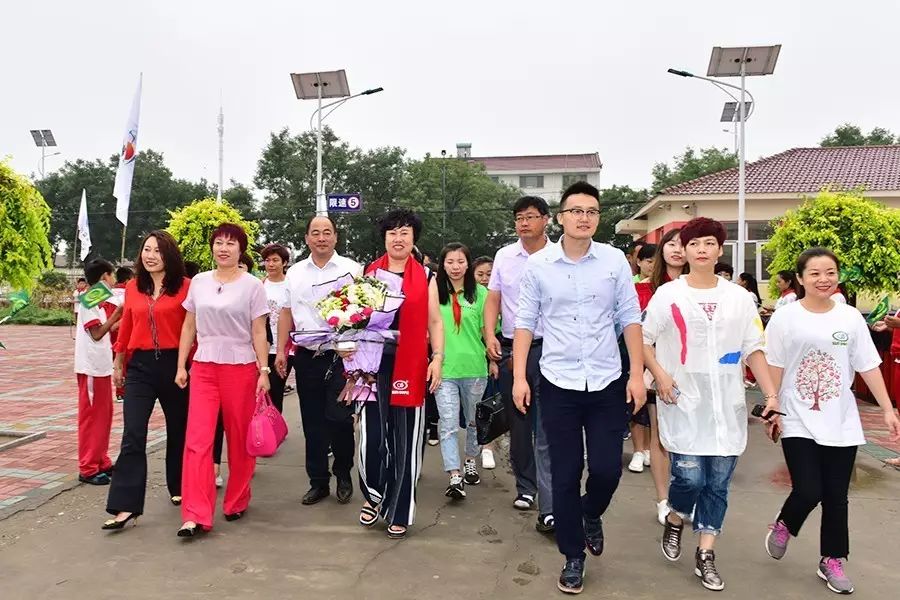 第107所 赤峰市阿鲁科尔沁旗乌兰哈达玩球体育谭迎春小学 第107所 赤峰市阿鲁科尔沁旗乌兰哈达玩球体育谭迎春小学