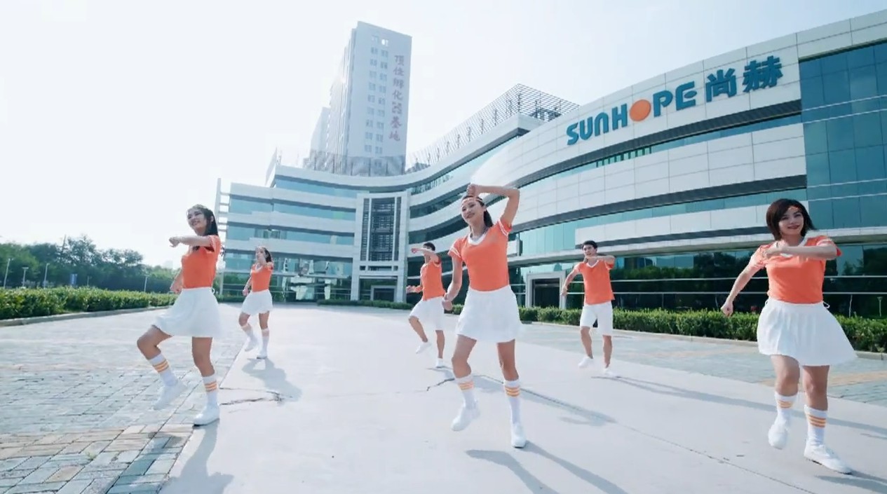 玩球体育企业舞